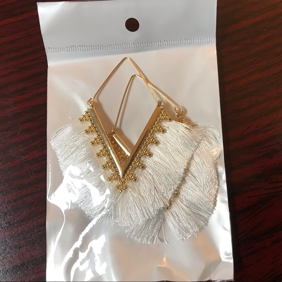 Lovely Triangular Tassel Earrings! - Picture 5 of 11
